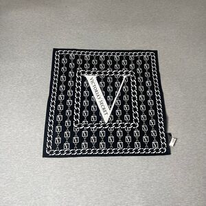 Victoria’s Secret Chain Link Graphic Cotton Bandana Scarf 25x25